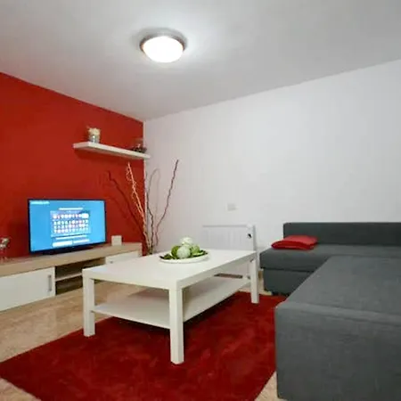 Welcoming House With Mountain View In *