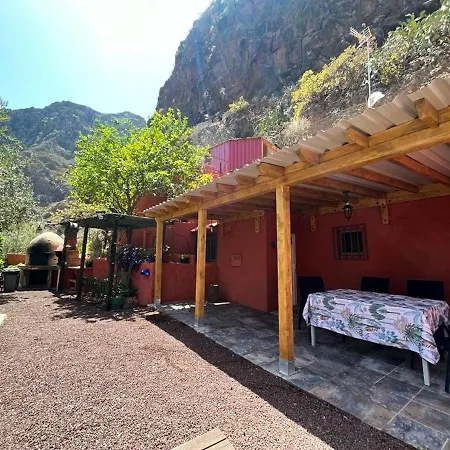 Welcoming House With Mountain View In Сasa de vacaciones *